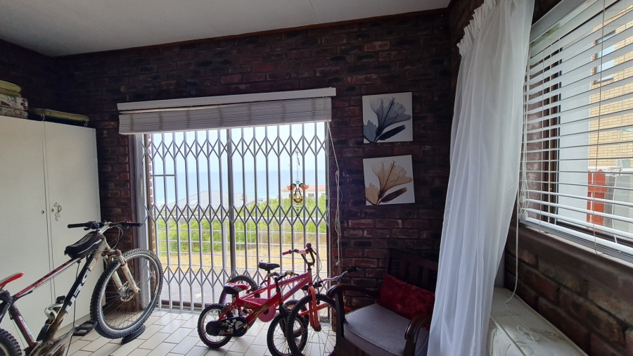 5 Bedroom Property for Sale in Dana Bay Western Cape